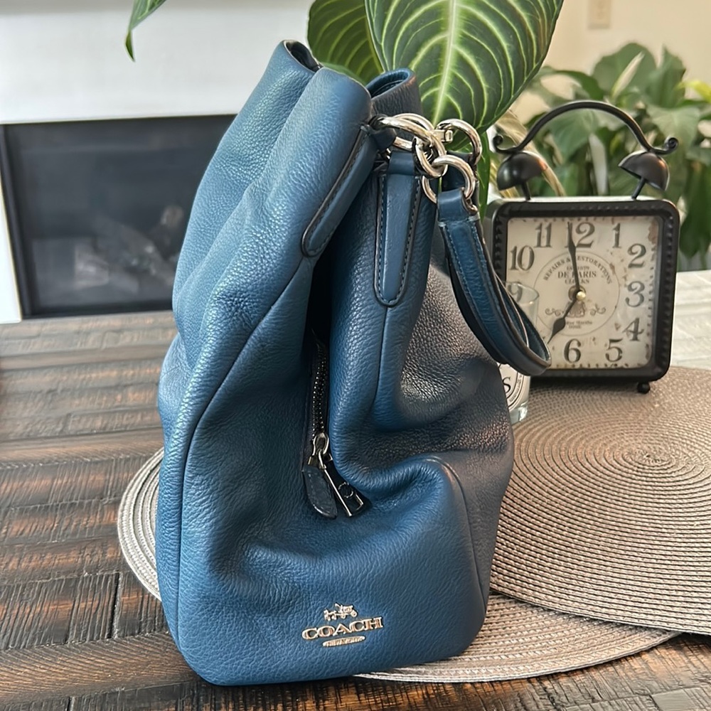 Coach purse in great condition ✨